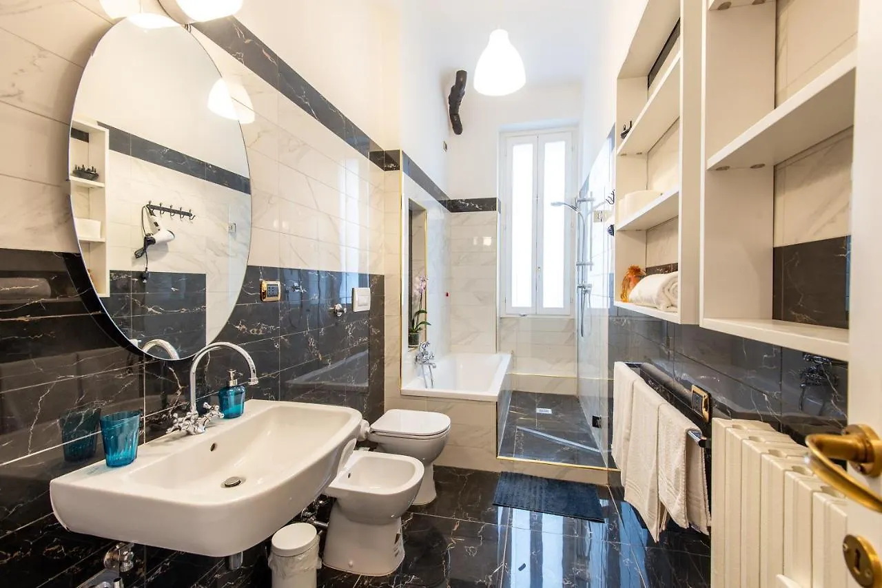 Elegante Casa Liberty Apartment Milan