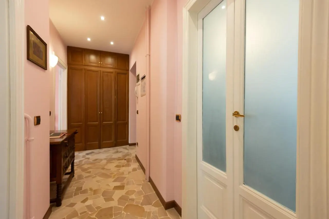 Elegante Casa Liberty Apartment Milan